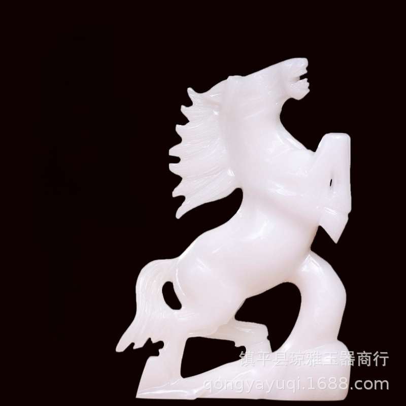 玉雕工艺品阿富汗玉白玉一马当先摆件客厅家居生肖马玉摆件