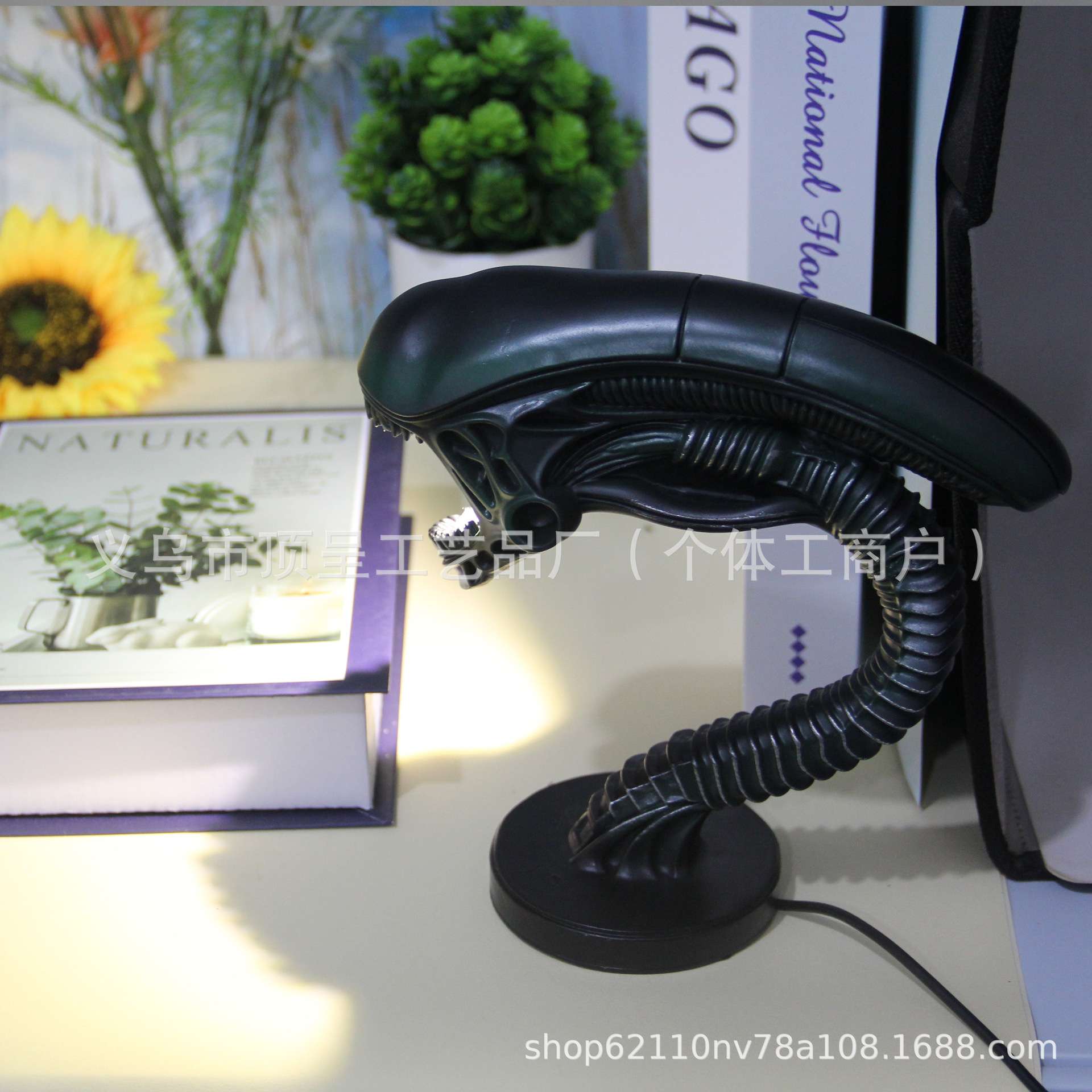 LAMPS ALIEN树脂生物外星   新品家庭装饰灯摆件灯架品卧室跨境