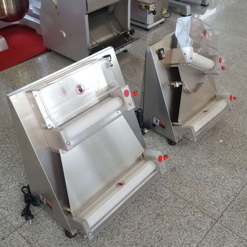 厂家直销披萨饼底成型机商用饼皮压面机披萨皮机比萨机