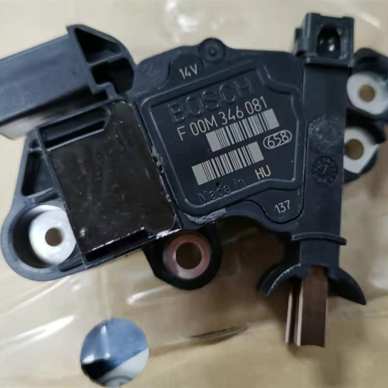 适用于奔驰E300 S350 S500R350GL350S600发电机调节器F00M346081
