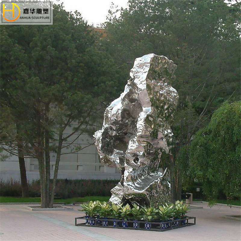 不锈钢太湖石雕塑玻璃钢电镀亮面假山石头水景酒店售楼处摆件
