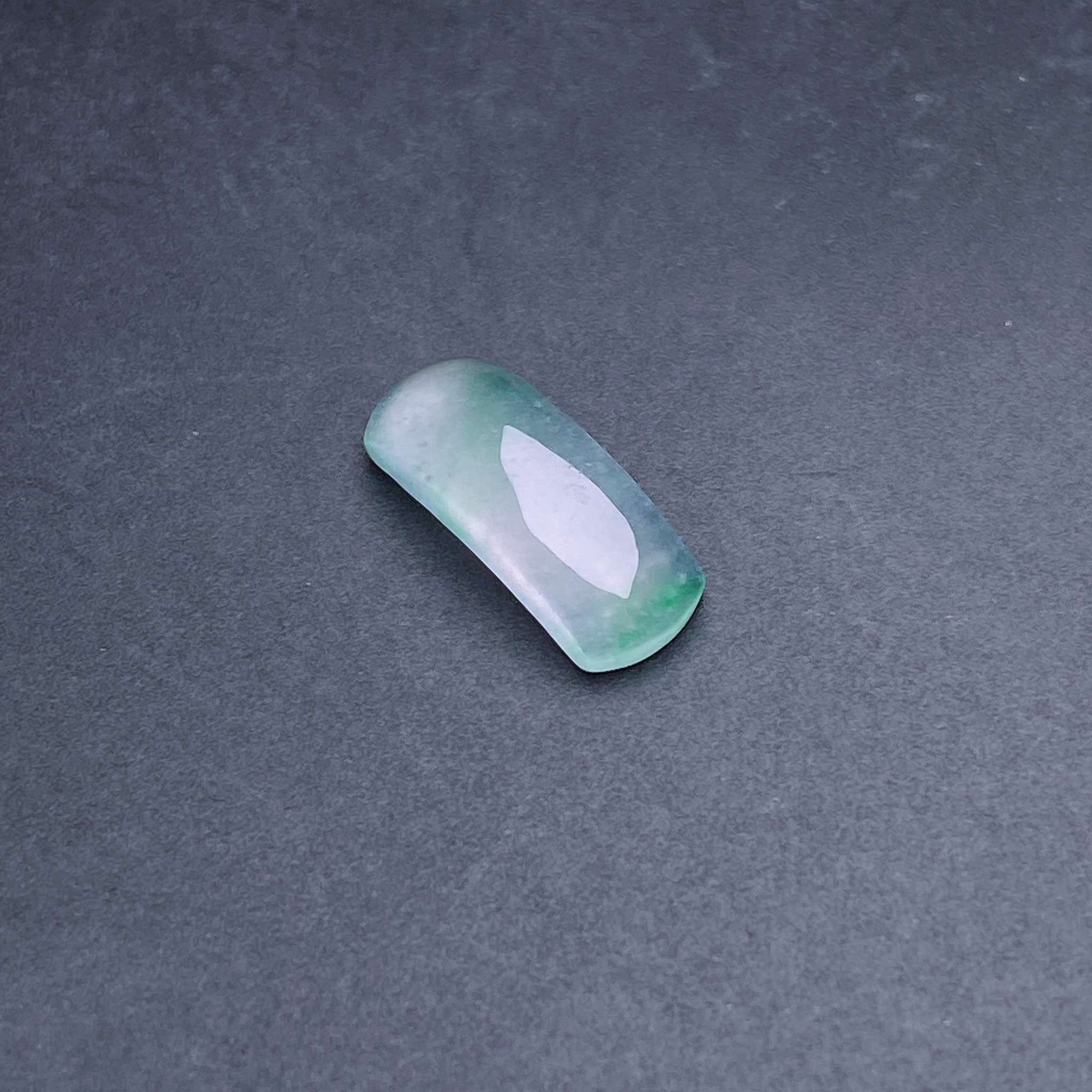 缅甸天然翡翠a货冰飘花马鞍戒面裸石fxj，尺寸：14.3-5.6-3.5mm图片