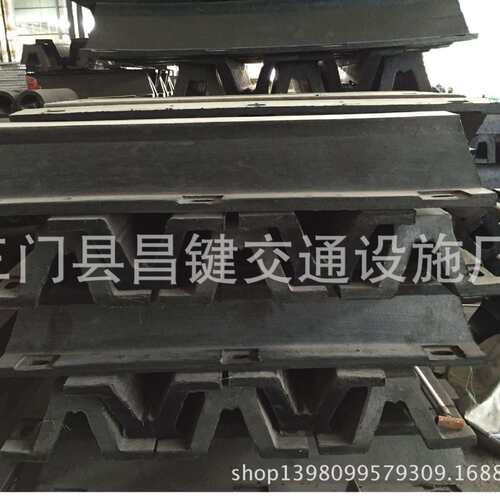 DA250*2000LDA型橡胶护舷 船用防撞护舷码头靠泊橡胶防撞条