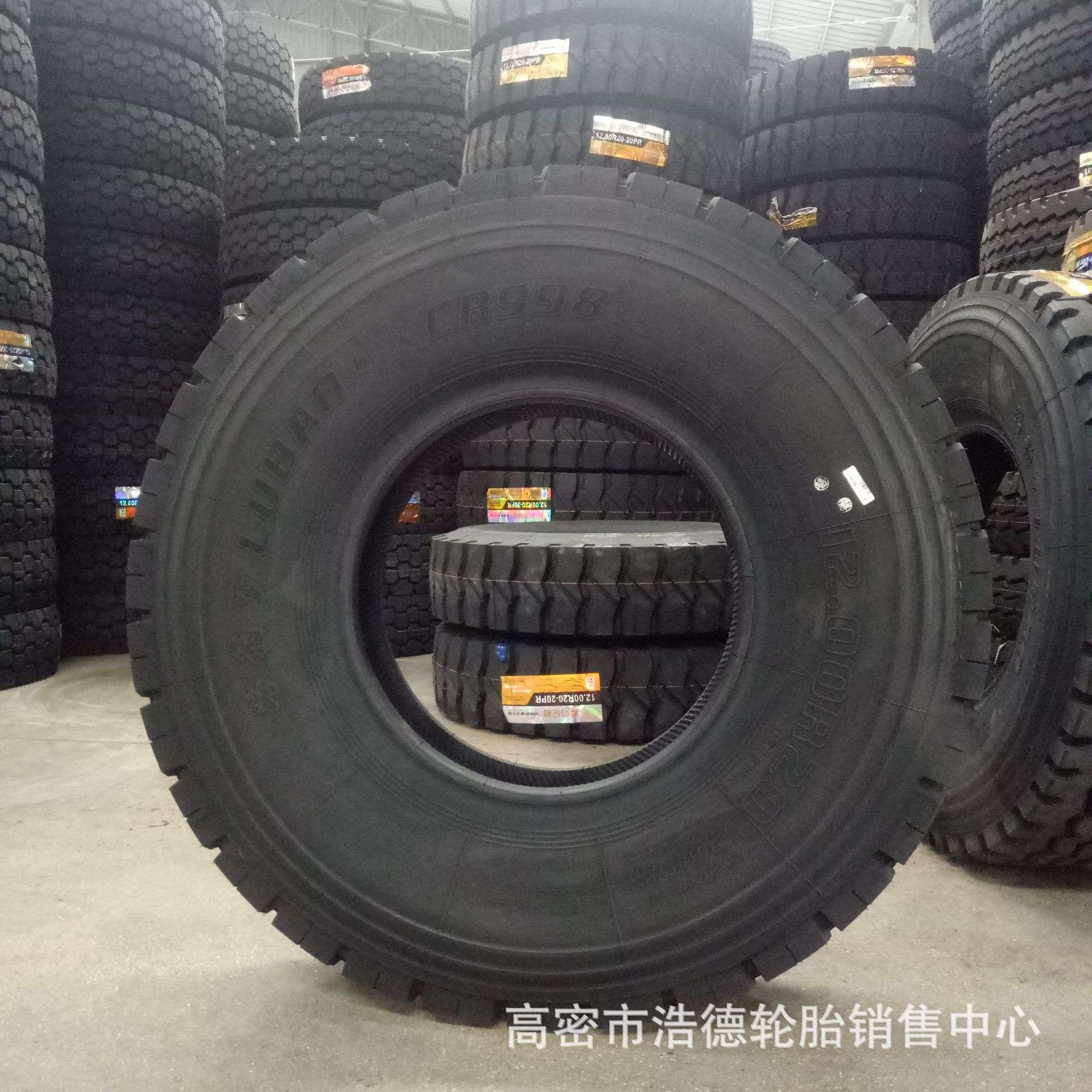 重载卡车轮胎10.00R20 12.00R20越野花纹 前四后八渣土车轮胎现货