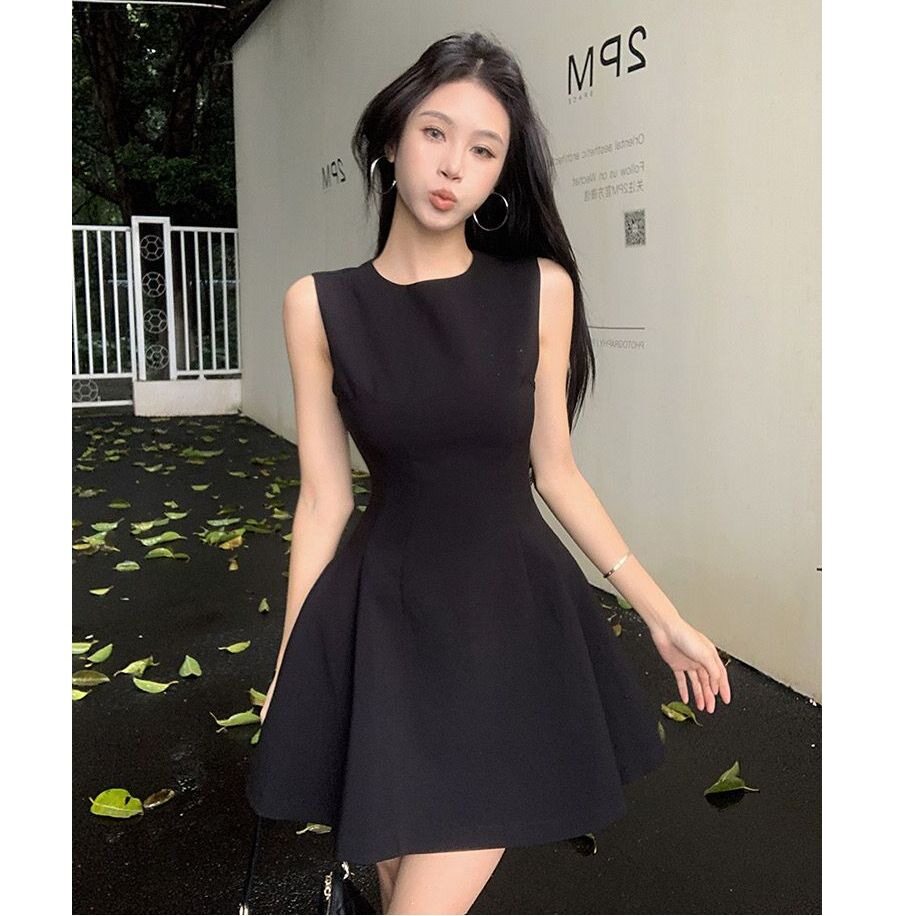 黑色无袖连衣裙女款2026