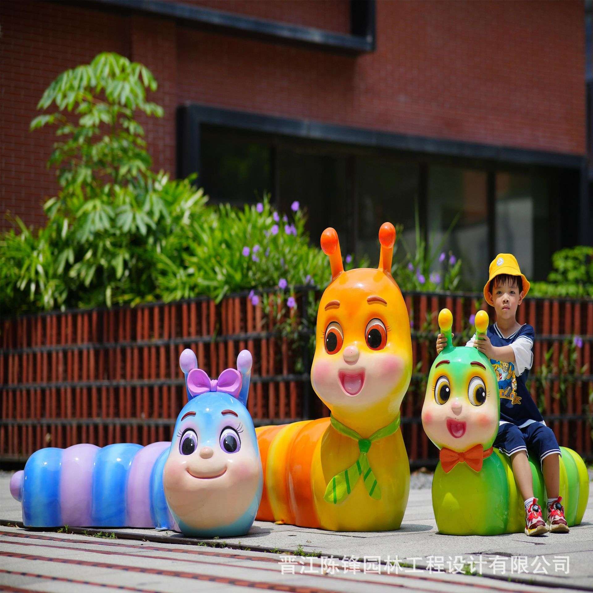 玻璃钢户外门口毛毛虫坐凳雕塑摆件创意幼儿园售楼处室外动物装饰