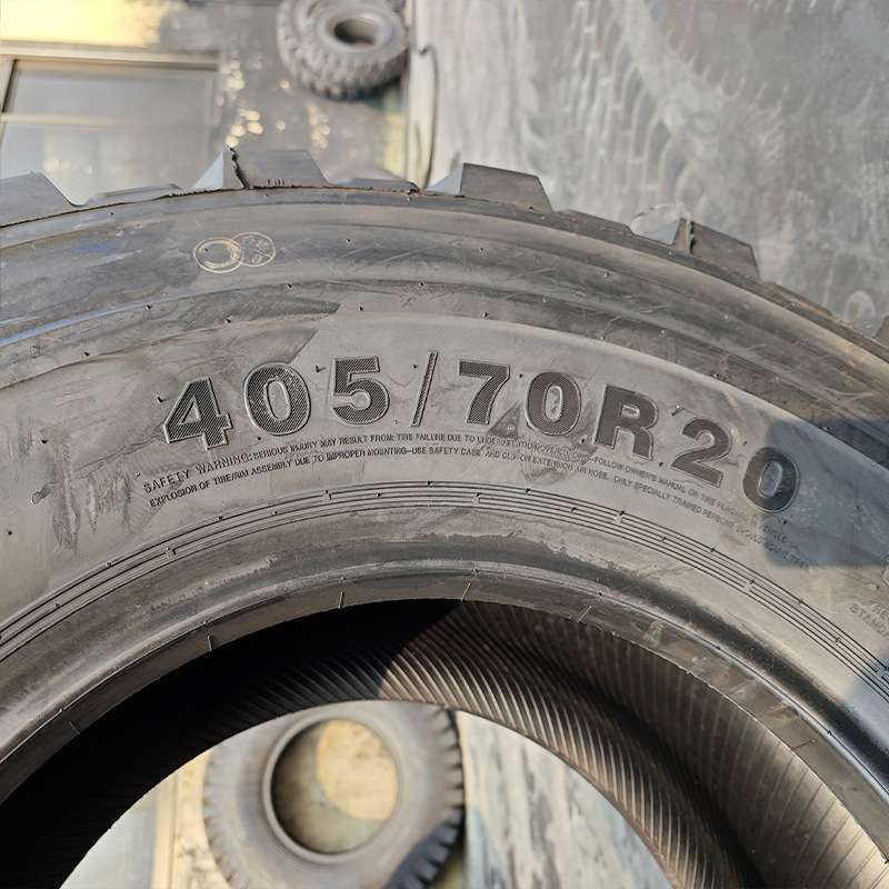 405/70R18越野车轮胎405/70R20防爆越野卡车真空工程加厚耐磨轮胎