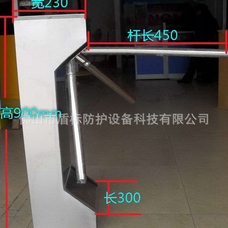 游乐园景区进出单限通行不锈钢滚闸门 盾标防护单向三辊转闸门
