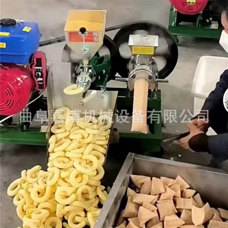 放在小轿车的江米棍机 整粒玉米爆花机 海参型汽油食品膨化机