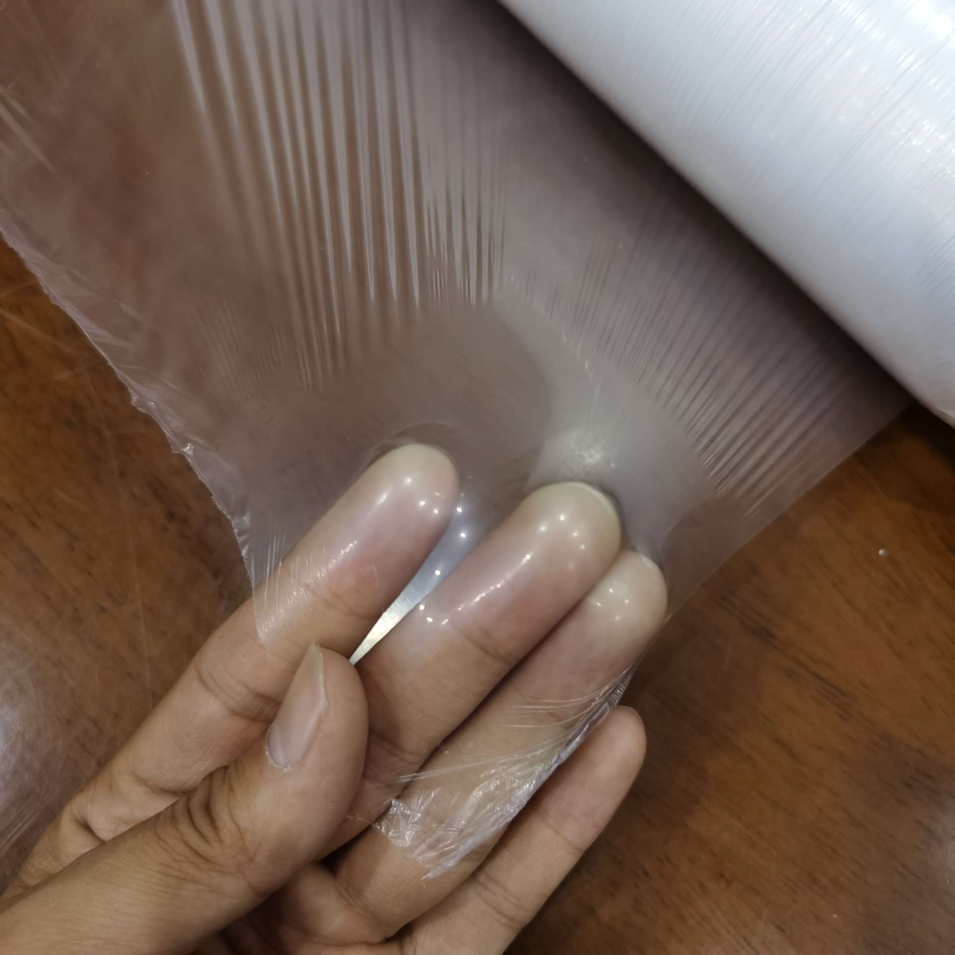白色地膜保温加厚白地膜大棚黑色塑料薄膜种菜农用种植工程塑料纸