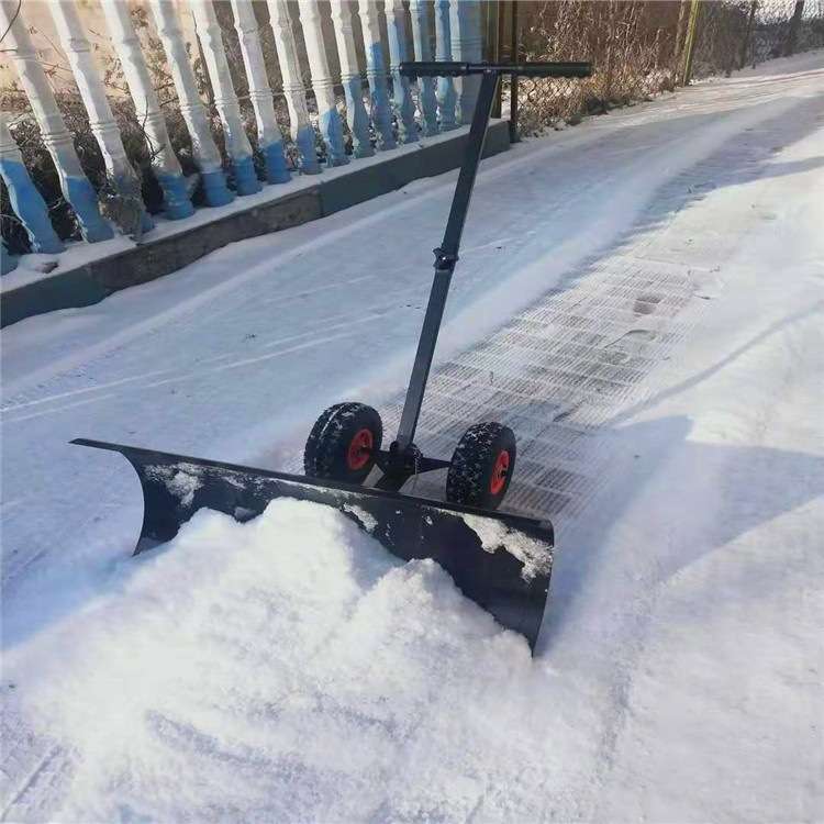 物业用手推式推雪板 双杆轮式推雪铲 冬季铲雪器推稻推玉米铲