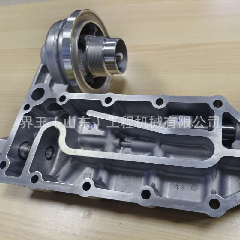 松小PC300 360-7-8机油散热器边盖6742-01-5041