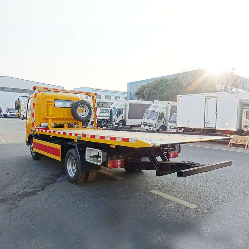 5吨重汽豪沃蓝牌清障车 一体板 双排驾驶室 发动机动力足