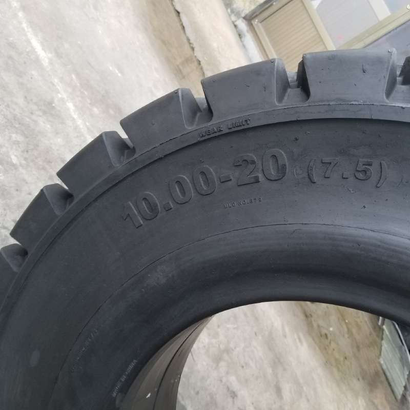 1000-20实心轮胎10.00-20实心叉车胎羊角花纹工程工业机械轮胎