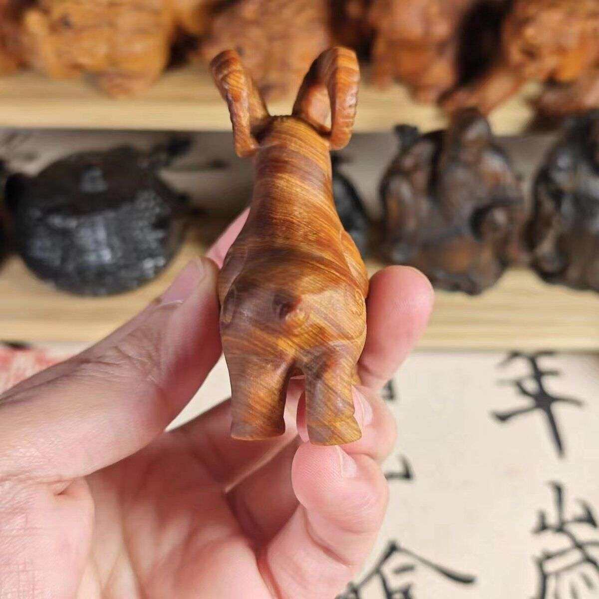 太行崖柏高油山羊小摆件实心手把玩物把件招财随身盘玩工艺品