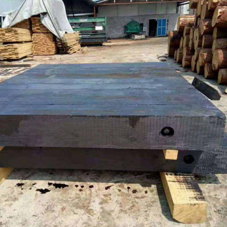 现货供应旧枕木 铁路矿用油浸木头枕 耐蚀不变形轨道路枕木