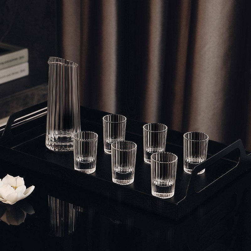 轻奢高颜值竖纹白酒杯分酒器套装水晶玻璃家用小酒杯创意个性酒具