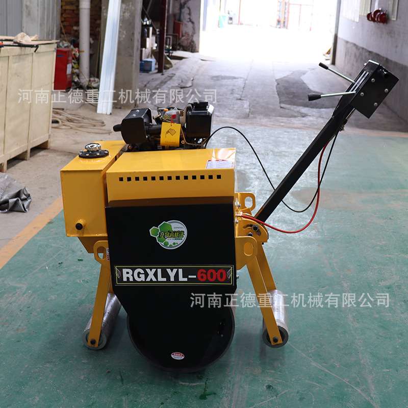 座驾式压路机小型振动压路机工地施工庭院地坪路面沥青路面草坪用