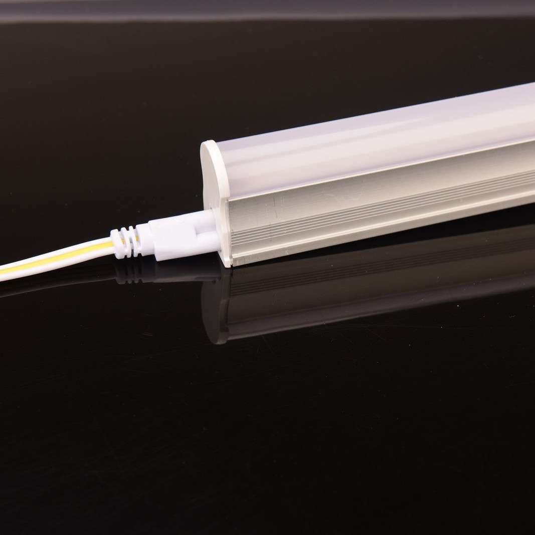 T5led一体化灯管日光灯1.2米长条铝材全光谱可调光省电高亮度铝塑