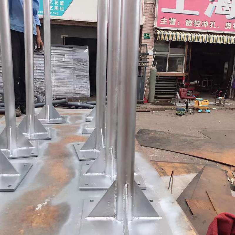风力发电机立杆立柱底座监控立杆支撑架拉索塔架展示架喷漆烤漆