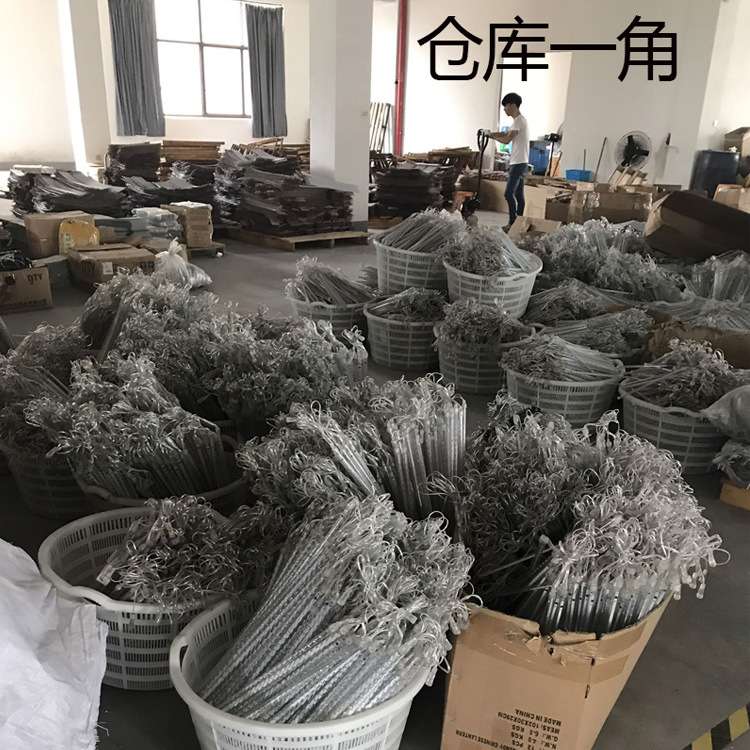 厂家直销led流星雨灯串多功能庭院装饰流水圣诞节窗帘彩灯