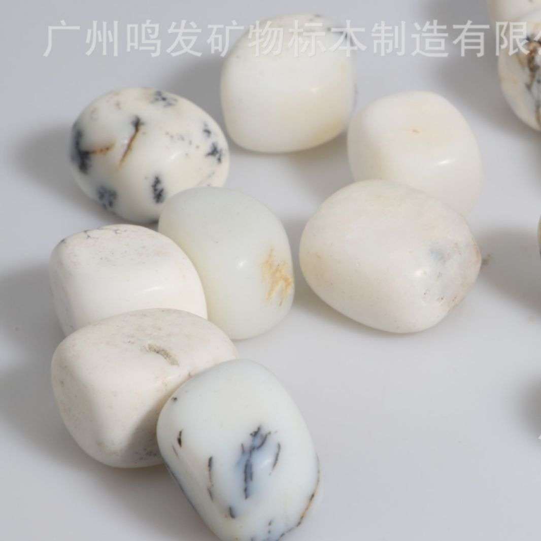 厂家天然蛋白石原石滚石大颗粒不规则碎石白色草花蛋白石水晶摆件