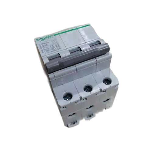 现货供应 iC65N 2P D20A 小型断路器 A9F18220 空气开关