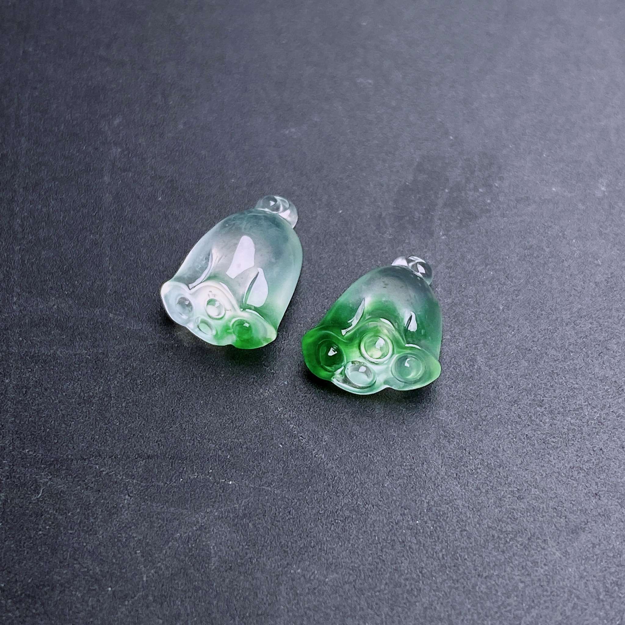 缅甸翡翠a货高冰飘花莲蓬一对fxj10.9-8-4.5mm 9.4-8.2-4.7mm