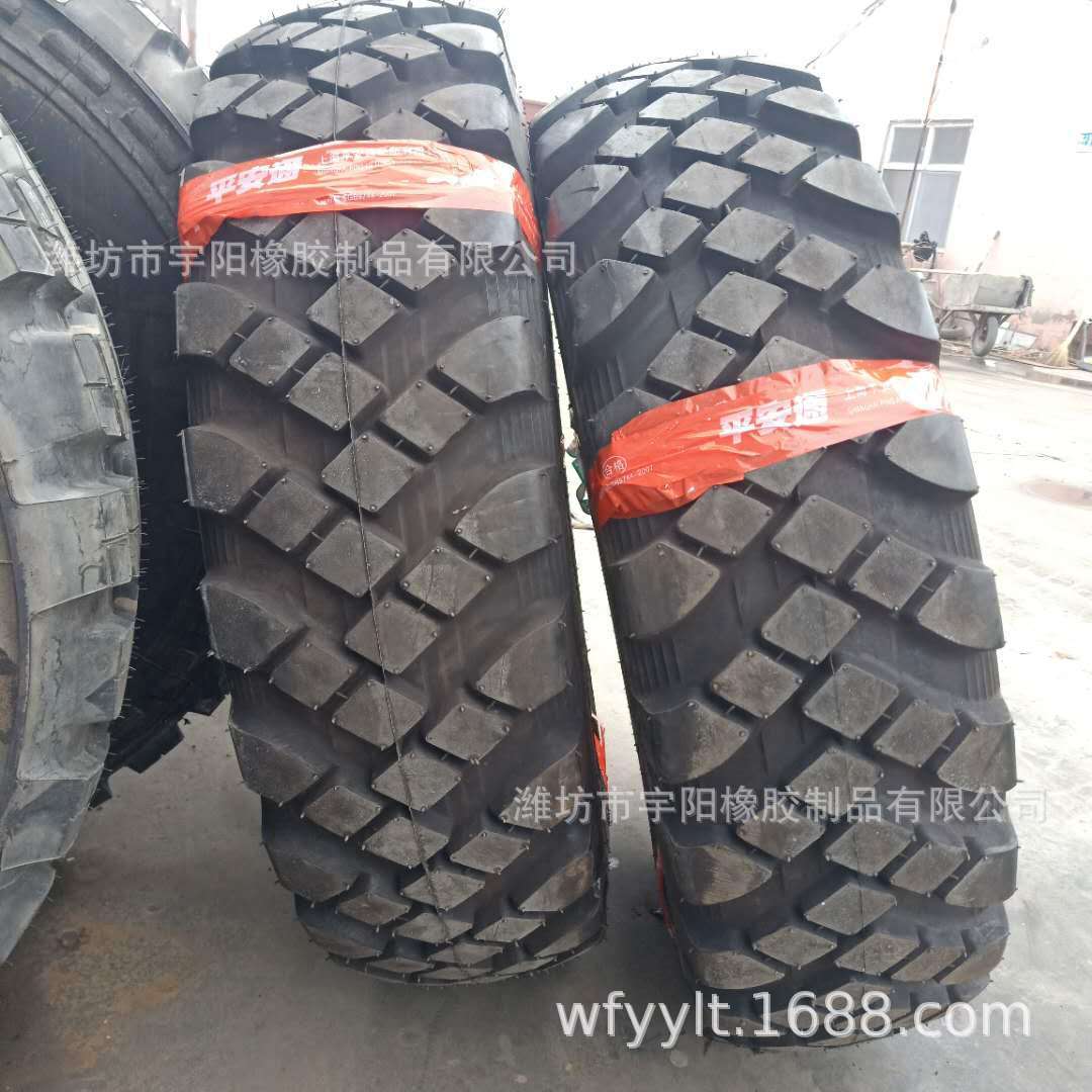 12R20 六驱车越野车轮胎 钢丝子午线轮胎 人字花纹