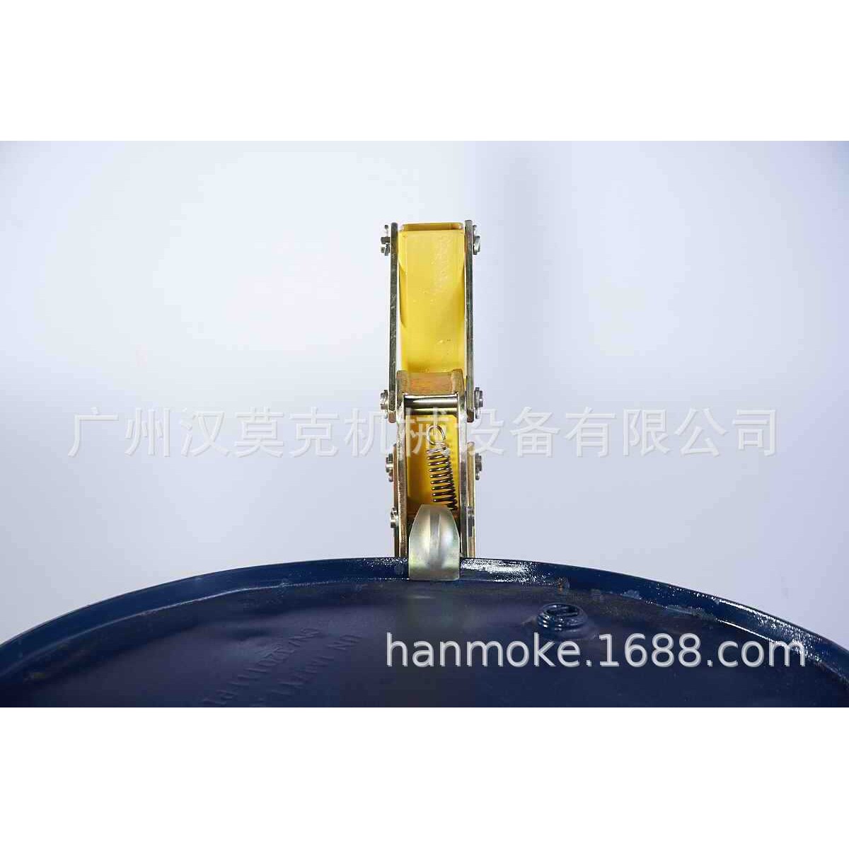 三水从化叉车厂家 油桶夹具 鹰嘴咬嘴设备 双桶夹化工油桶搬运