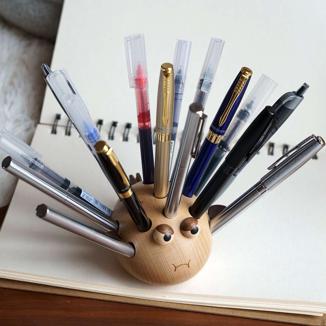 实木笔筒生气的河豚木制学生文具笔插式铅笔钢笔收纳桌面办公学习