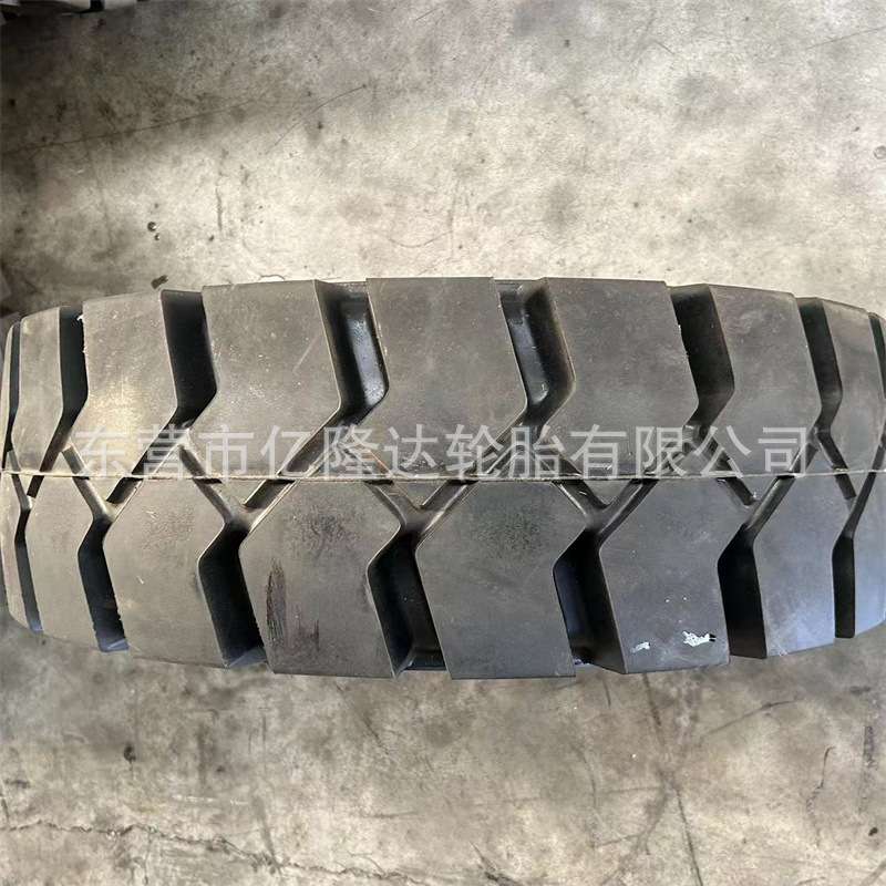 叉车轮胎3.00-15小五吨前轮300-15 300*15实心轮胎7.00-12后轮胎