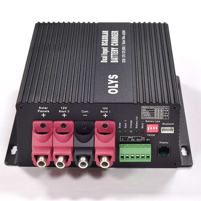 汽车电池充电器 12V/30A60A太阳能+汽车发动机双电池智能充电器