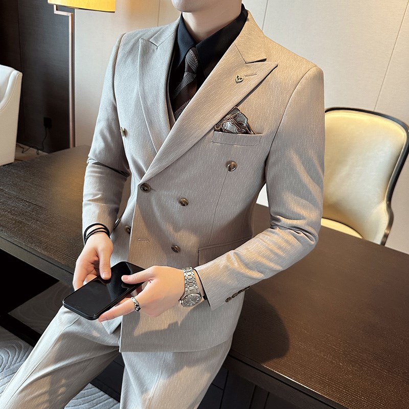 商务修身戗驳领双排扣西服套装男通勤休闲新郎结婚礼服西装三件套