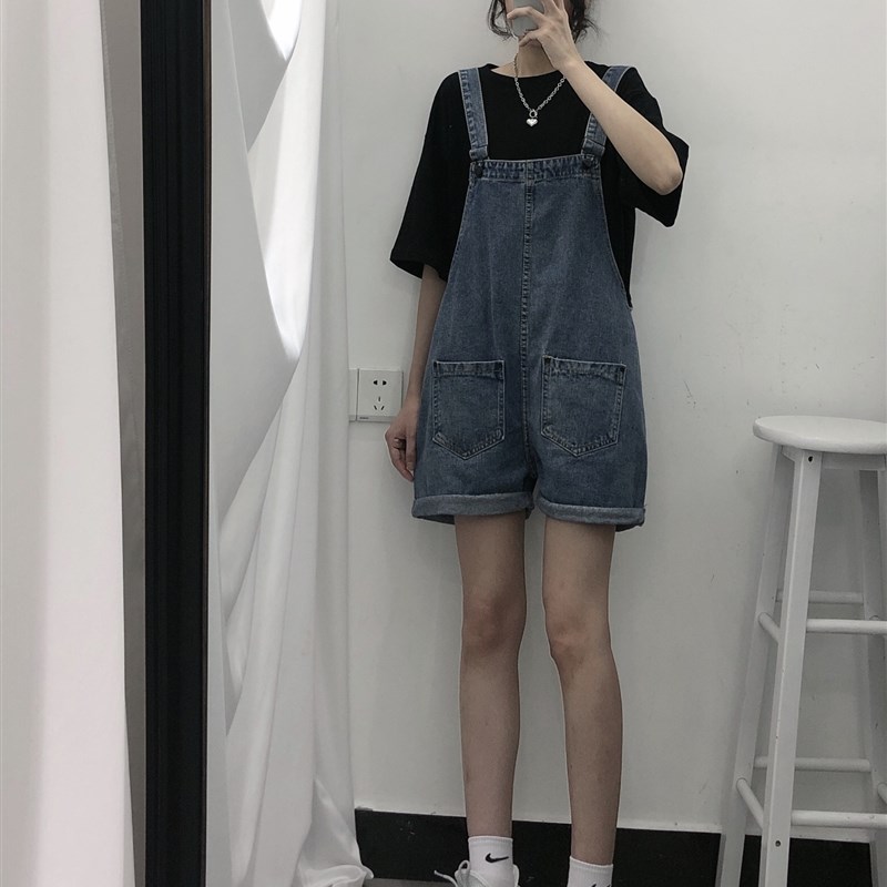 大码胖mm复古牛仔背带裤女2021年春夏韩版宽松卷边学生阔腿短裤子图片