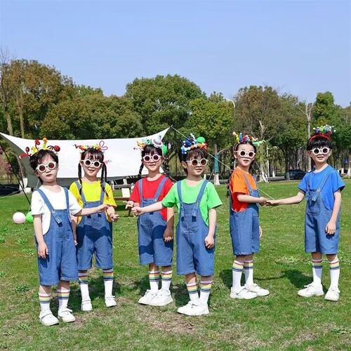 儿童背带裤演出服小学生运动会班服牛仔裤夏季幼儿园毕业拍照服装