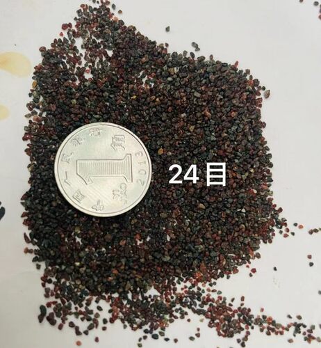 石榴砂磨料16目24目36目46目金刚砂喷砂机专用金属除锈玻璃水喷砂