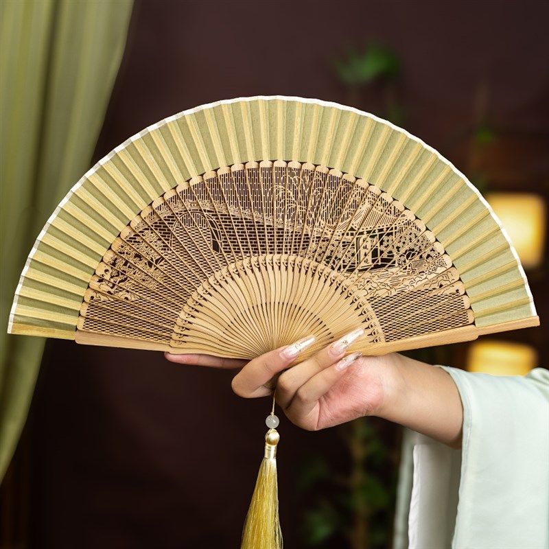 高端扇子古风折扇中式装饰扇精美雕刻易携带旗袍走秀苏杭礼物摆件
