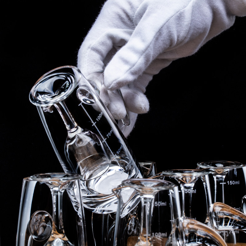 家用中式白酒杯套装一杯一壶组合高脚小酒杯玻璃分酒壶