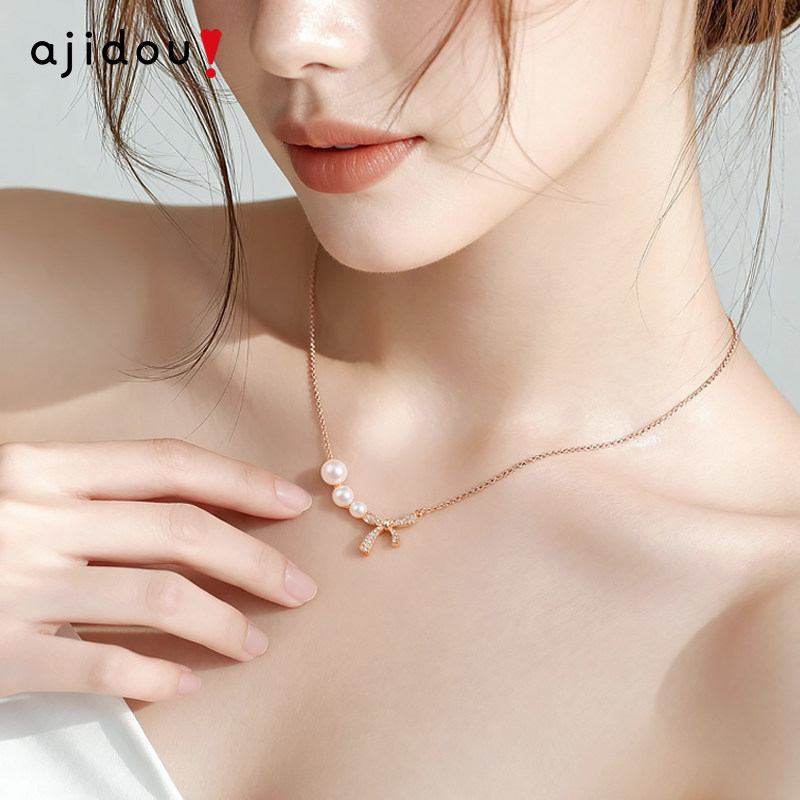 阿吉豆项链女款珍珠项链锆石吊坠甜美蝴蝶结配饰玫瑰金珍珠锁骨链