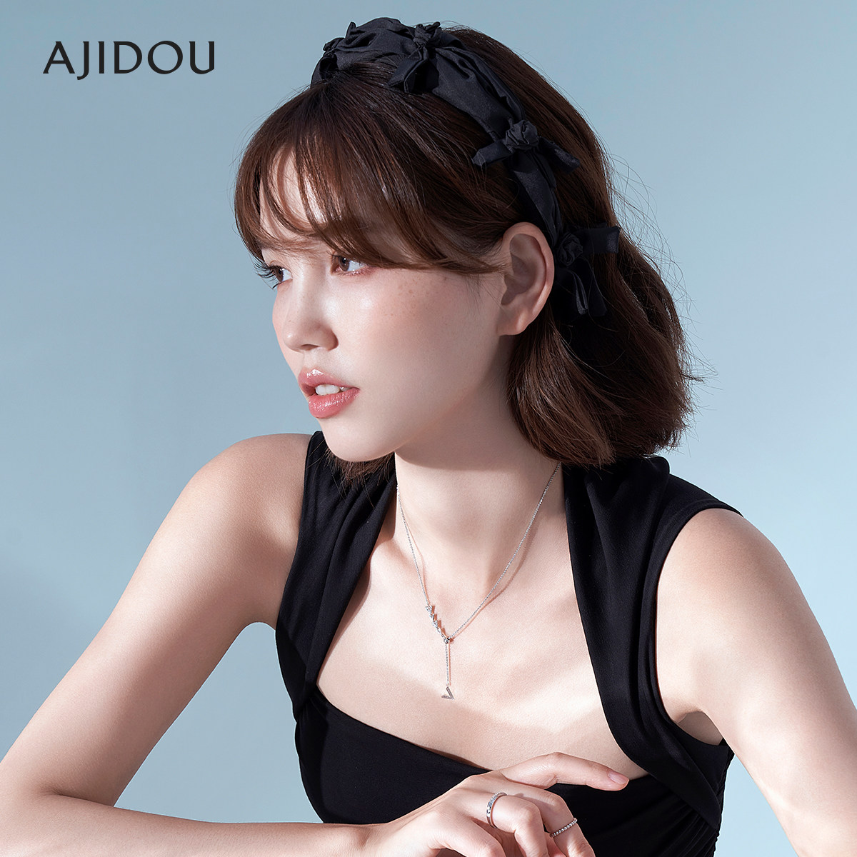 AJIDOU阿吉豆发箍女俏皮可爱时尚饰品百搭玫瑰花小众设计头箍发饰