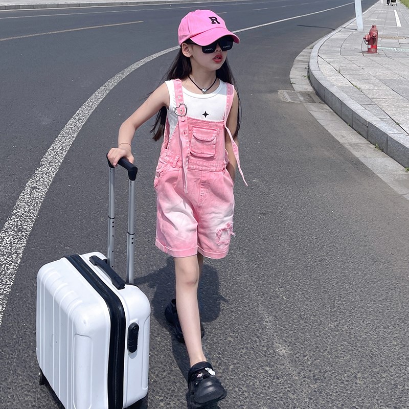 女童牛仔背带裤薄款2024新款大儿童短裤时髦夏季小孩休闲裤子洋气图片