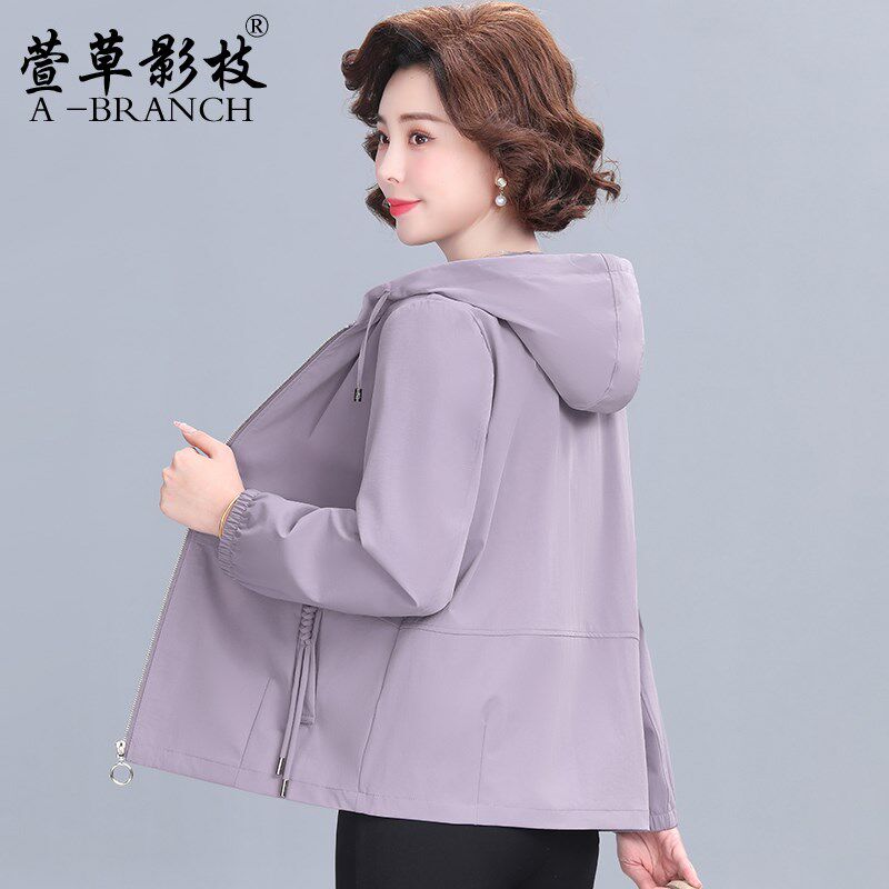 小个子妈妈薄款外套春夏季2025新款中年女士短款风衣洋气休闲上衣