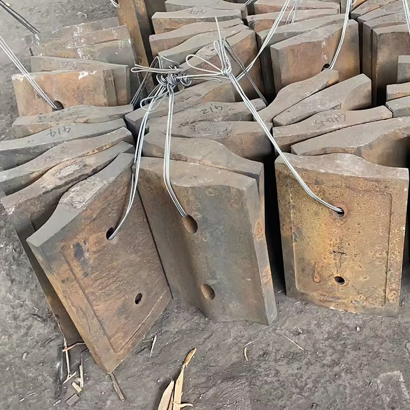 钾长石锤式破碎机锤头各种破碎机衬板配件锤头高锰钢衬板筛条图片