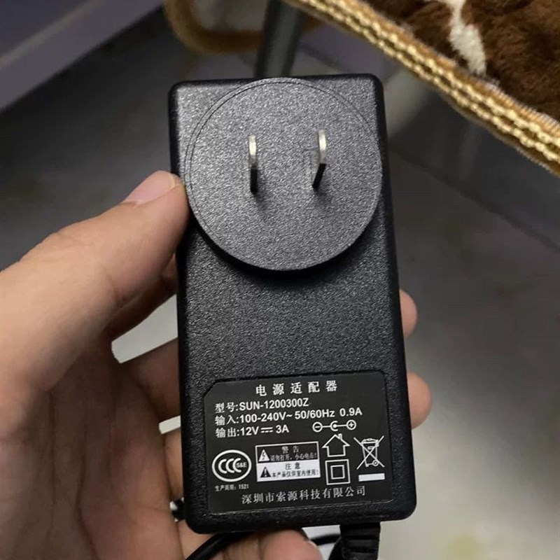 现货液晶显示器屏12V 3A电源适配器型号SUN-1200300Z深圳市索源科