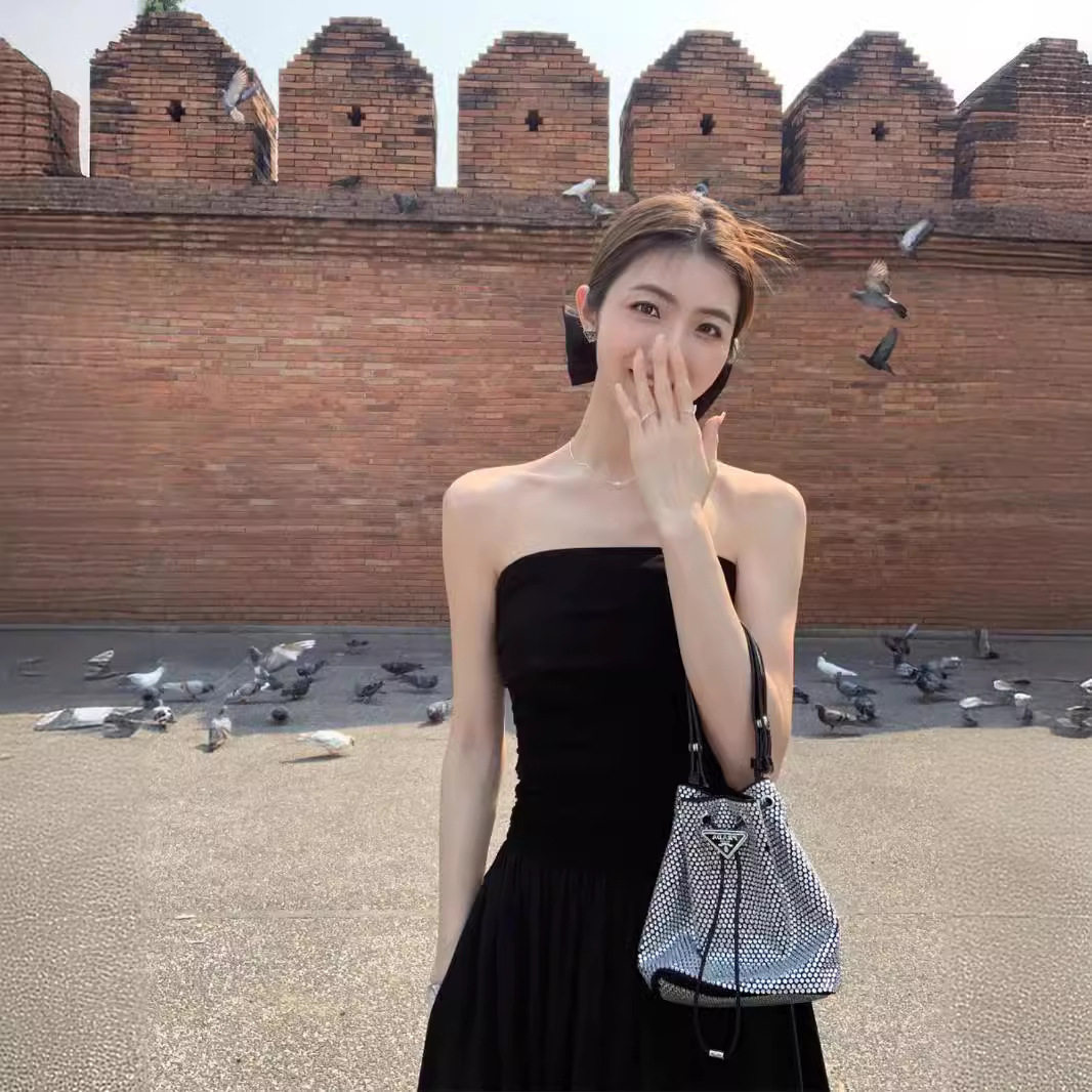 夏季新款气质纯欲露肩无袖抹胸连衣裙女韩系感收腰显瘦长裙子