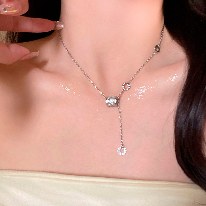 【高品质】银色项链女小蛮腰锆石项链女百搭小众毛衣链流苏颈链图片