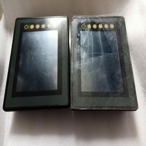 富士触摸屏V706CD,24VDC,.实物拍摄,有一个后盖卡