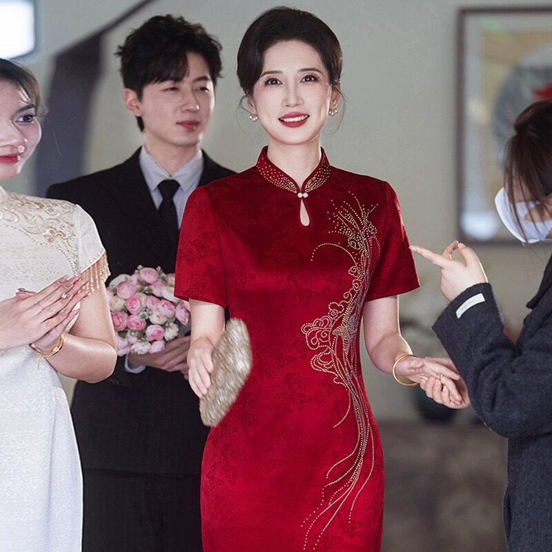 酒红色婚宴旗袍礼服轻奢高级感2026新款醋酸旗袍喜婆婆敬酒服夏季