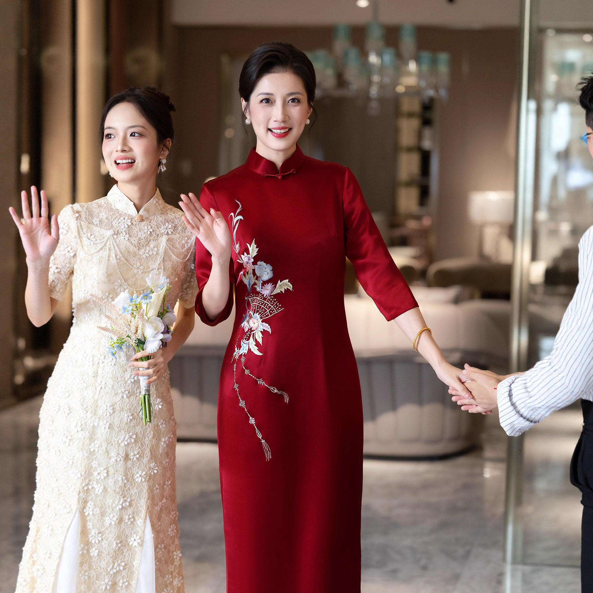 新款喜婆婆婚宴装刺绣旗袍新中式气质高贵年轻妈妈礼服秋季